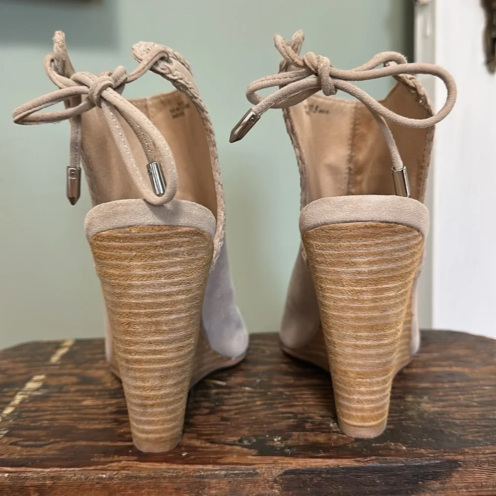Kristin Cavallari Chinese Laundry Larox Mushroom Grey Suede Leather Wedges